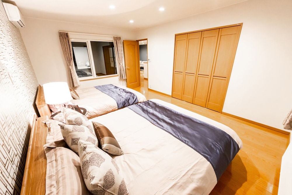 1棟貸し 客室27 | The Worldwide House