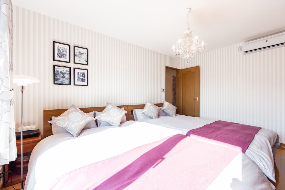 1棟貸し 客室8 | The Worldwide House