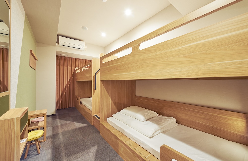 プライベート フォース<二段ベッド> 共用バスルーム | THE POCKET HOTEL 京都烏丸五条
