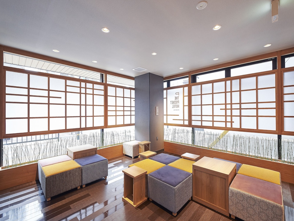 ロビーラウンジ1 | THE POCKET HOTEL 京都烏丸五条 ロビーラウンジ1 | THE POCKET HOTEL 京都烏丸五条