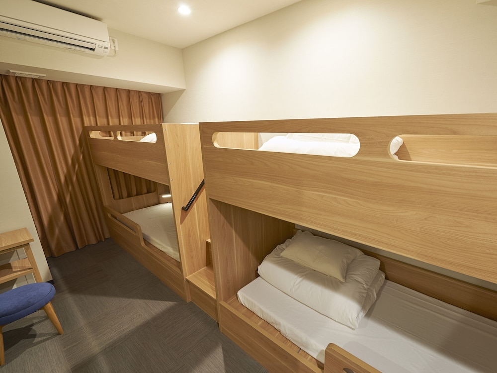 プライベート フォース<二段ベッド> 共用バスルーム 客室3 | THE POCKET HOTEL 京都烏丸五条