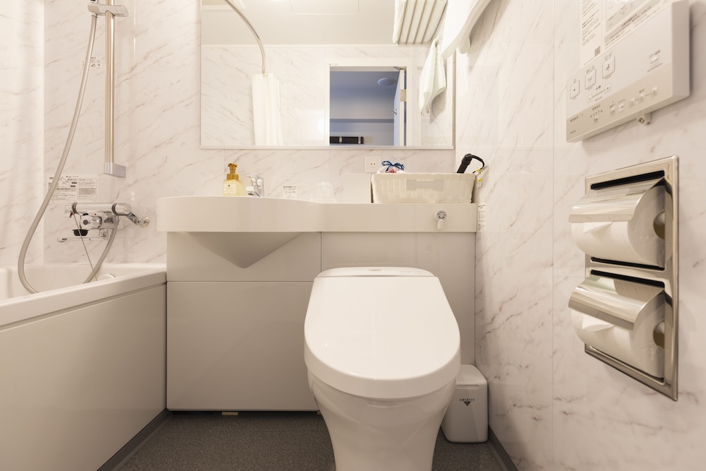 コンフォート ダブルルーム + エクストラベッド (シングルサイズ) 禁煙 バスルーム1 | ホテルアジール東京蒲田