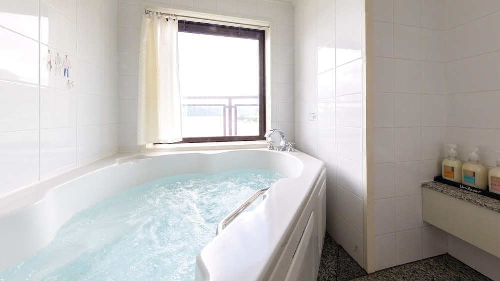 デラックス ツインルーム 禁煙 ジェットバス バスルーム0 | ホテルベルマーレ