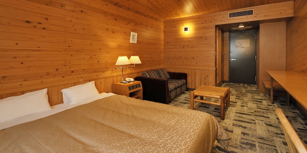 ダブルルーム【3F】(禁煙) 客室1 | 吉備高原リゾートホテル