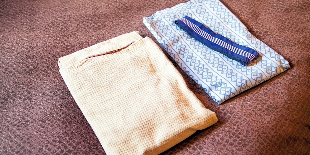 ダブルルーム【3F】(禁煙) 客室の設備とサービス1 | 吉備高原リゾートホテル