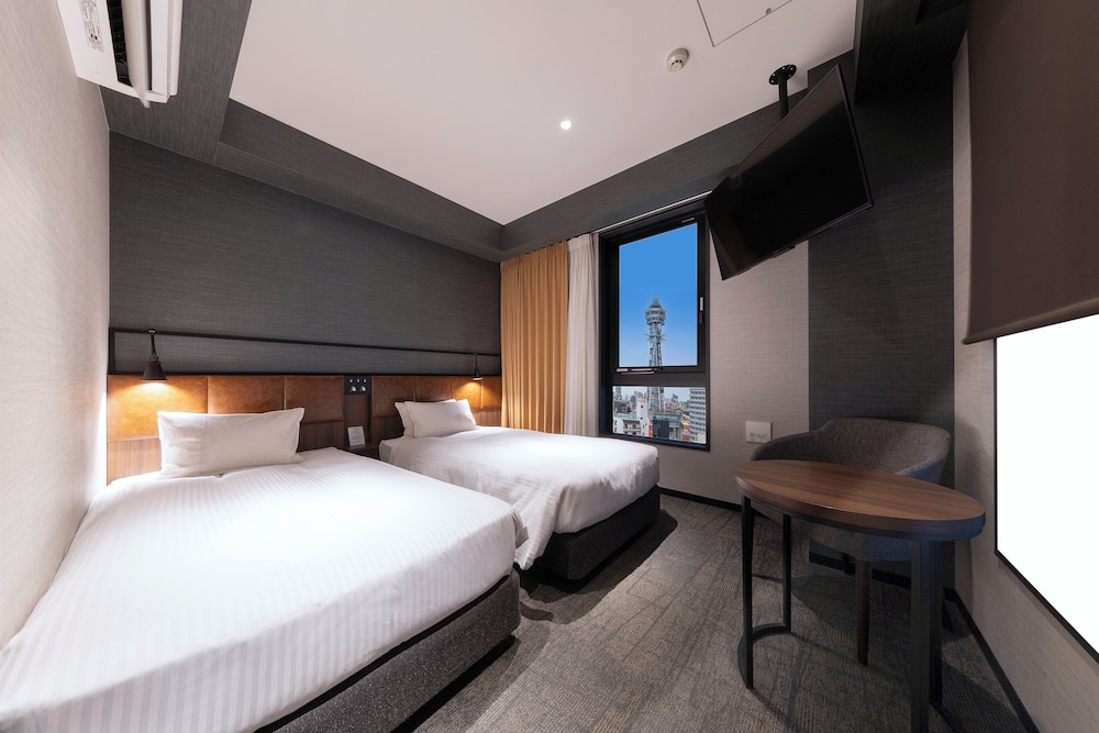 デラックス ツインルーム シングルベッド 2 台 客室7 | 日和ホテル大阪新世界