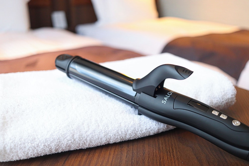 スタンダード ツインルーム シングルベッド 2 台 客室1 | 日和ホテル大阪新世界