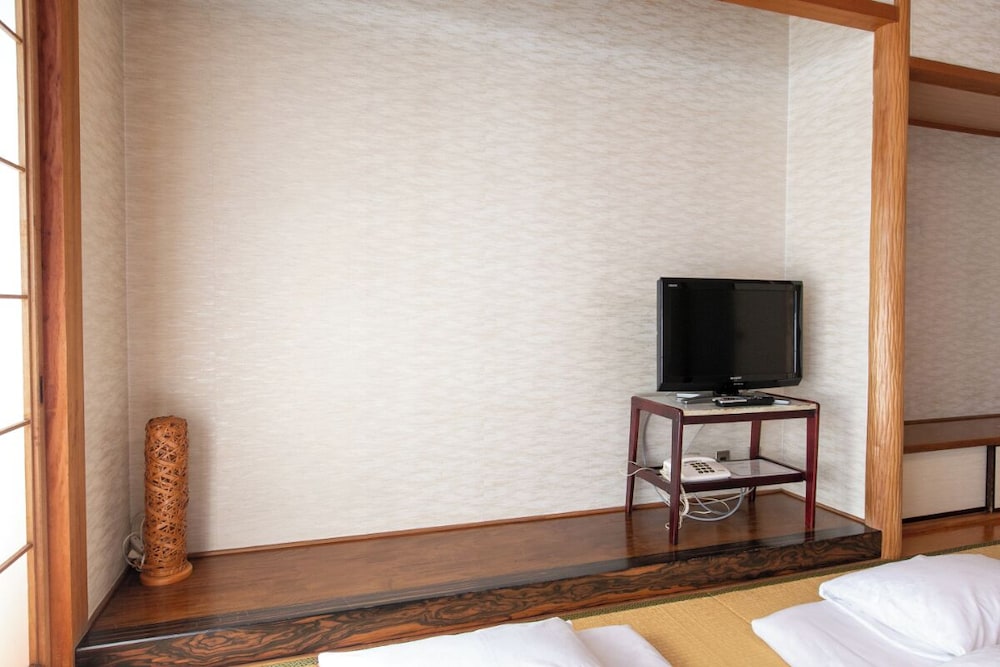 和室３人部屋 共用バスルーム 禁煙 客室7 | Tabist 瀬戸内の宿 竹原シーサイド