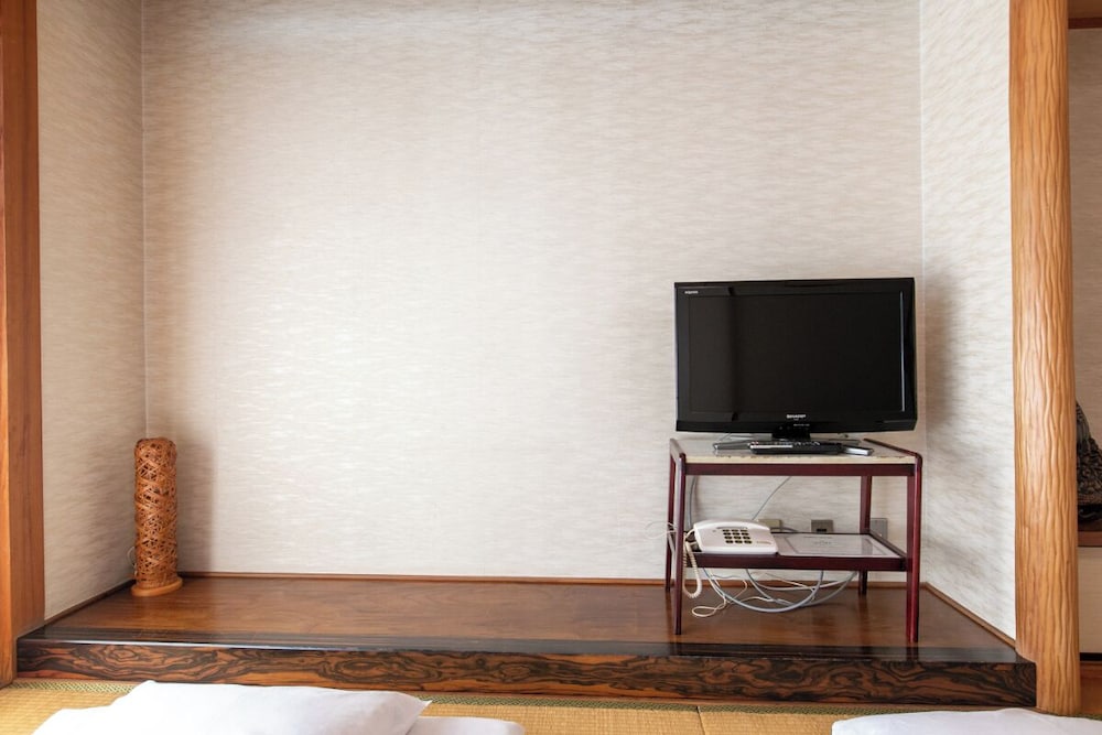 和室３人部屋 共用バスルーム 禁煙 客室8 | Tabist 瀬戸内の宿 竹原シーサイド