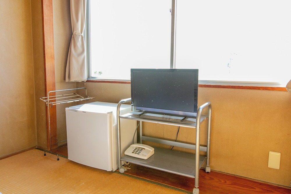 和室2人部屋 共用バスルーム 禁煙 客室2 | Tabist 瀬戸内の宿 竹原シーサイド