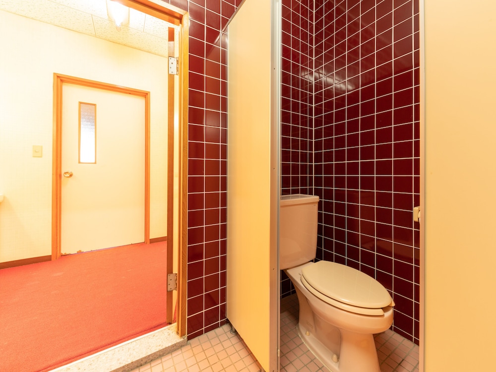 和室 共用バス 2人部屋 禁煙 共用バスルーム1 | Tabist わたなべ 千葉一宮