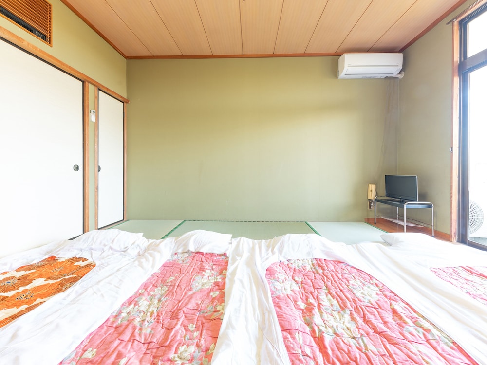 和室 共用バス 4人部屋 禁煙 客室7 | Tabist わたなべ 千葉一宮