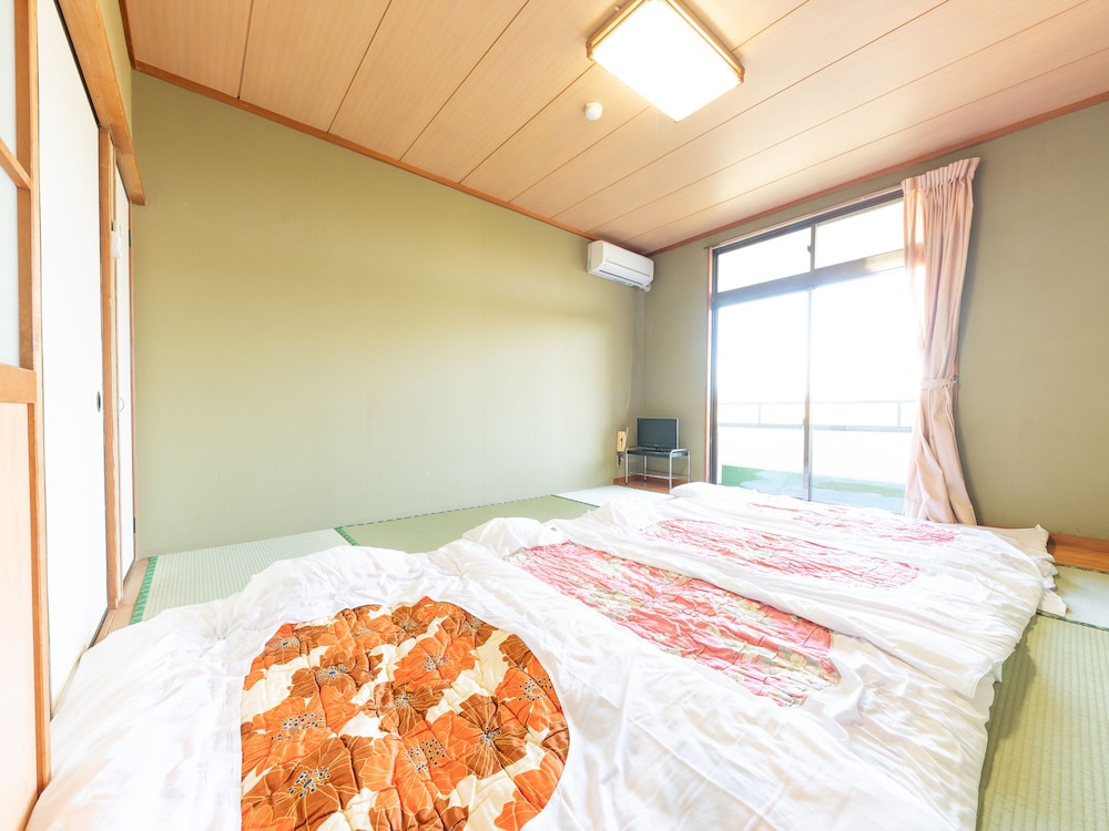 和室 共用バス 4人部屋 禁煙 客室6 | Tabist わたなべ 千葉一宮