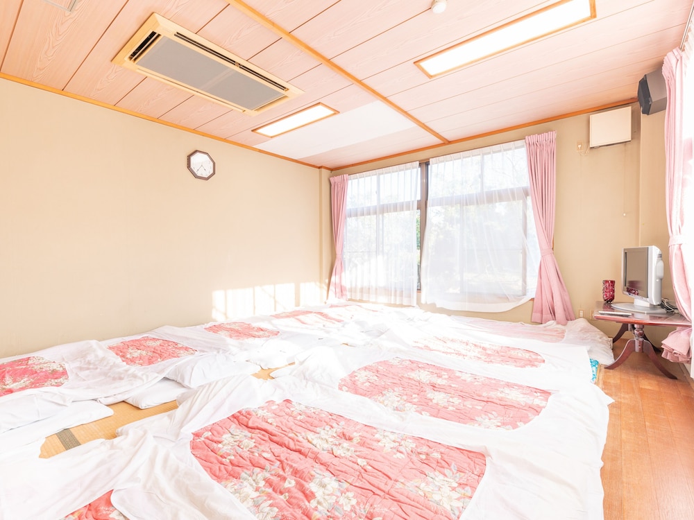 和室 共用バス10人部屋 禁煙 客室8 | Tabist わたなべ 千葉一宮