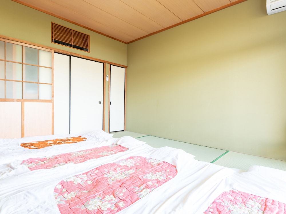 和室 共用バス 4人部屋 禁煙 客室8 | Tabist わたなべ 千葉一宮