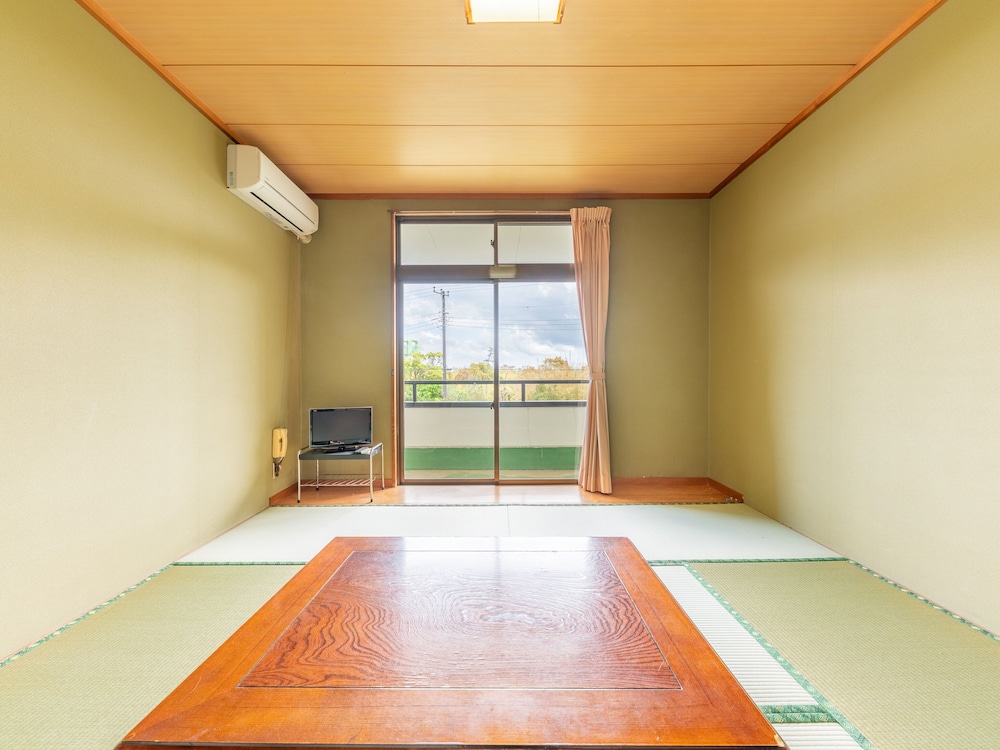 和室 共用バス 4人部屋 禁煙 客室2 | Tabist わたなべ 千葉一宮