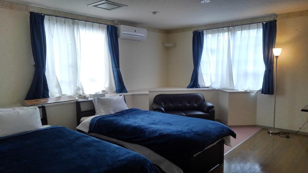 客室1 | フラワーヴィラ相模湖