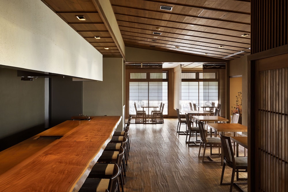 レストラン1 | 温泉旅館 由縁別邸 東京代田