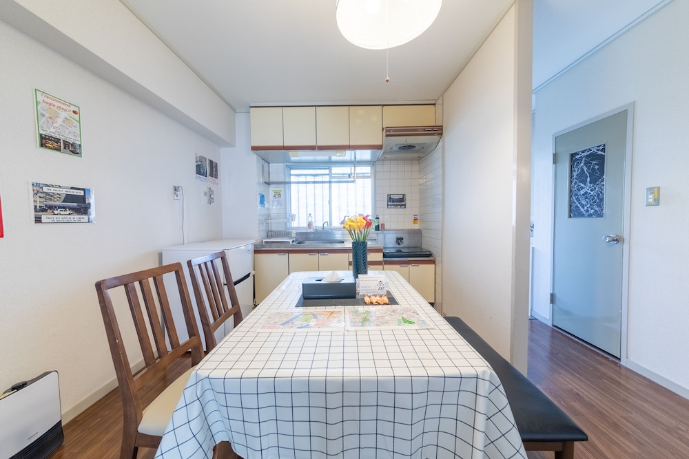 502号室 客室内のダイニングエリア0 | SUNDAY peace room Nakashima