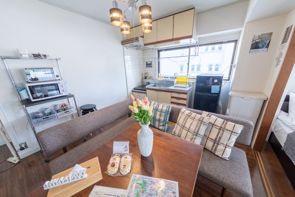 501号室 客室内のダイニングエリア1 | SUNDAY peace room Nakashima