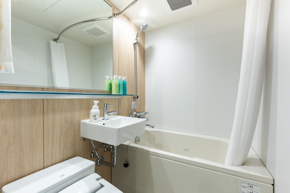 トリプルルーム バスタブ付き 禁煙 バスルーム0 | ホテルかずさや