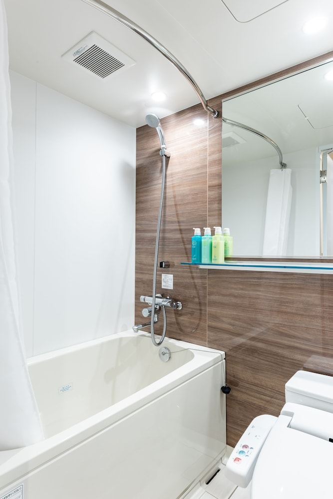 ダブルルーム バスタブ付き 禁煙 バスルーム0 | ホテルかずさや