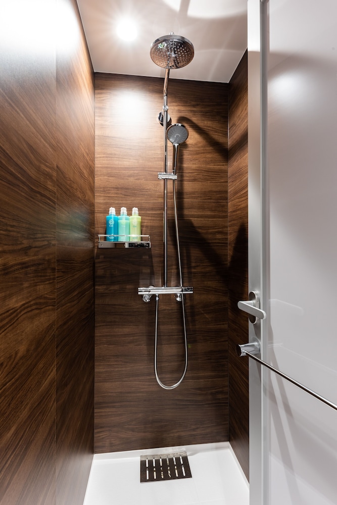 ツインルーム シャワーブース付き 禁煙 バスルーム0 | ホテルかずさや