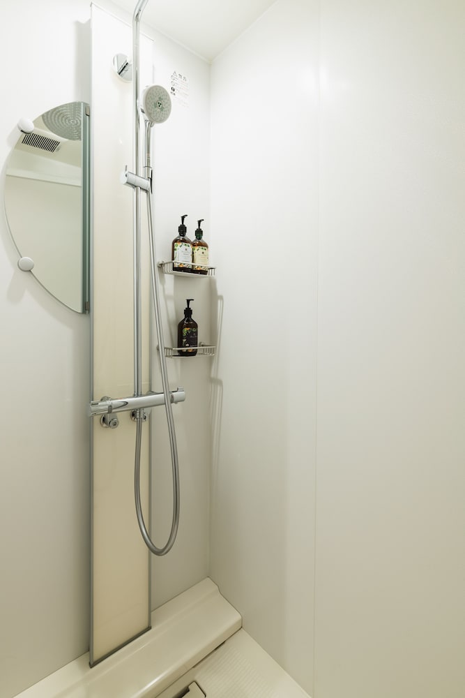 スタンダードA 禁煙 バスルームのシャワー0 | グランドベース薬院大通り