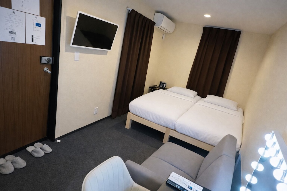 スタンダード ダブルルーム (201) 客室3 | HOMEE OSAKA