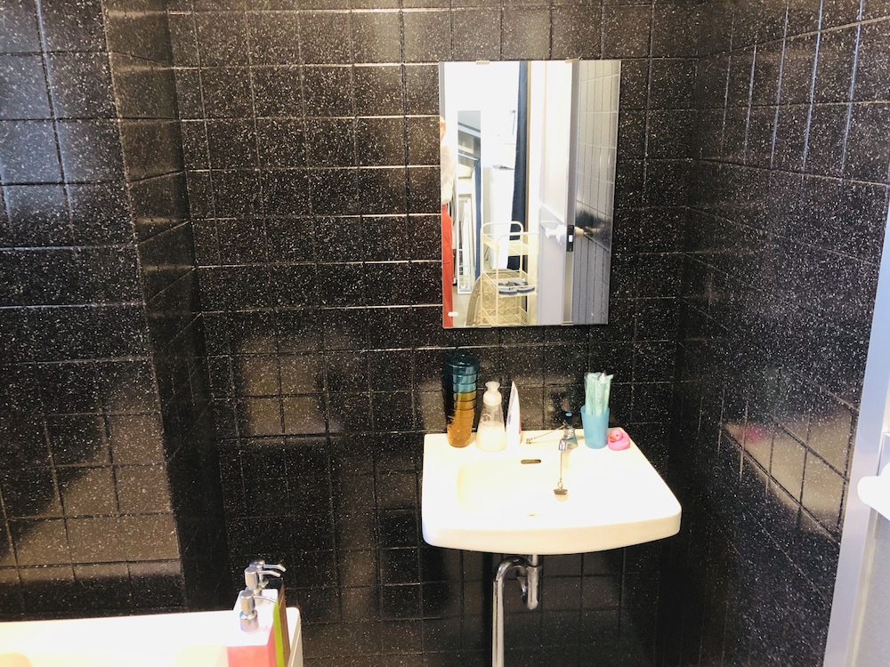 アパートメント (RC208) 禁煙 バスルームのシンク0 | Rc Annex 2