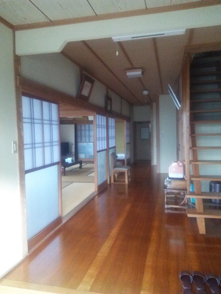 和室 4人部屋 客室1 | 民宿 かまがり