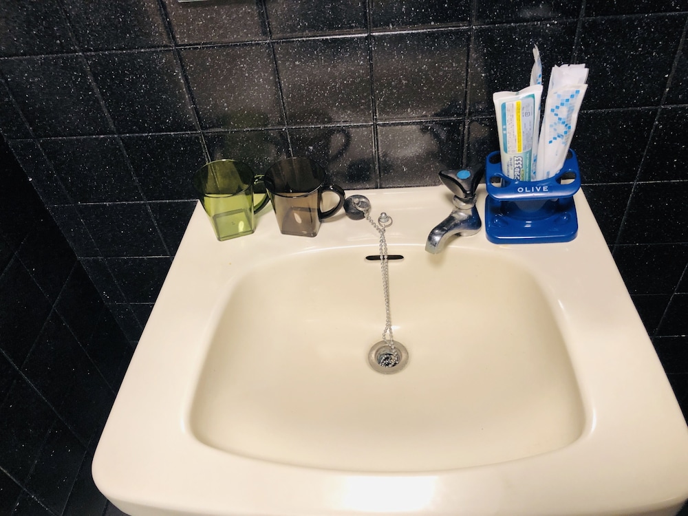 アパートメント (RC201) 禁煙 バスルームのシンク0 | Rc Annex 1