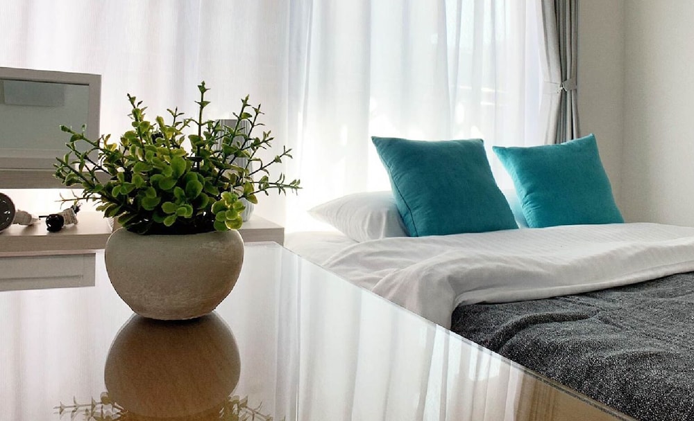 スタジオ バルコニー付 504号室 リビング エリア2 | おうちホテル宝町