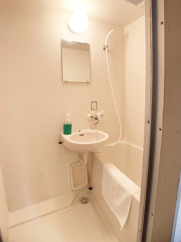 スタジオ バルコニー付 501号室 バスルーム1 | おうちホテル宝町