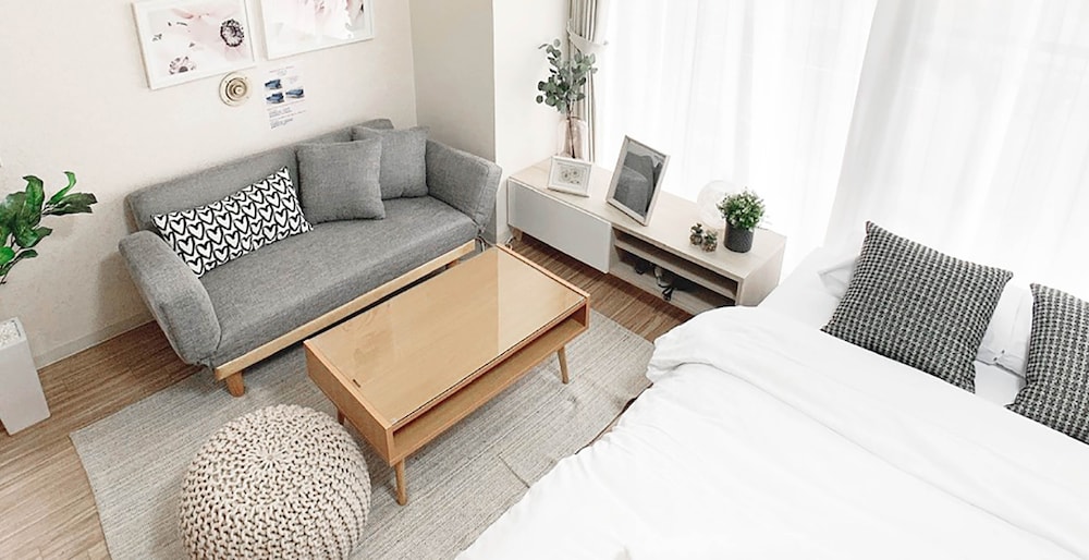 スタジオ バルコニー付 204号室 | おうちホテル宝町