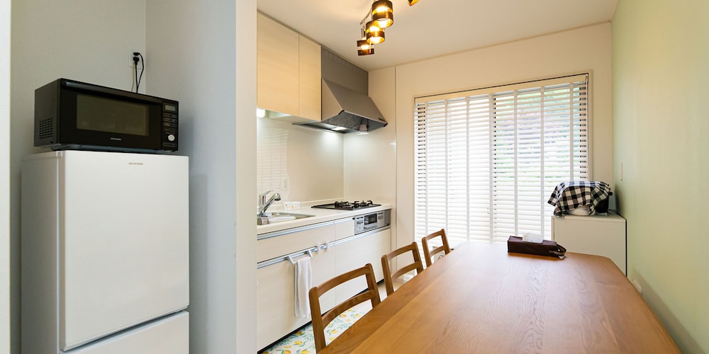 A棟 客室内のダイニングエリア1 | 鬼怒川ステーションフロント