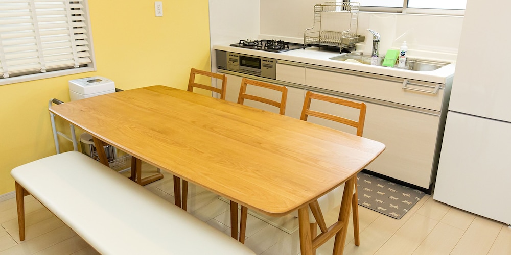 B棟 客室内のダイニングエリア0 | 鬼怒川ステーションフロント