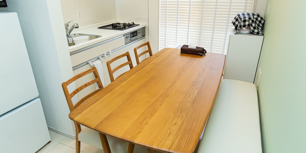 A棟 客室内のダイニングエリア0 | 鬼怒川ステーションフロント