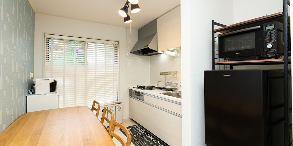 C棟 客室内のダイニングエリア1 | 鬼怒川ステーションフロント