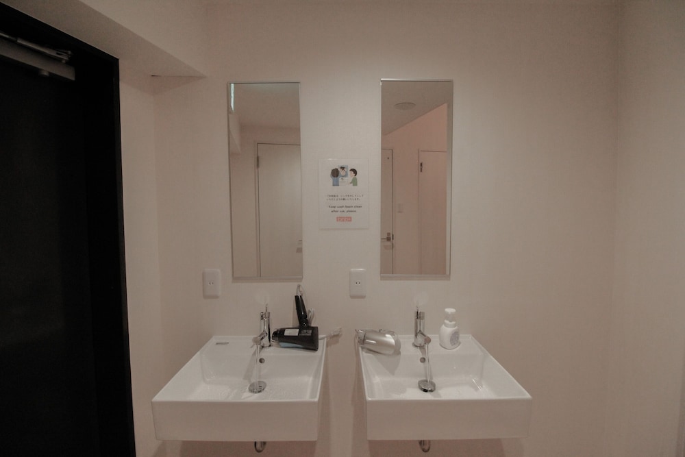 共用バスルーム1 | bnb+ Namba 共用バスルーム1 | bnb+ Namba
