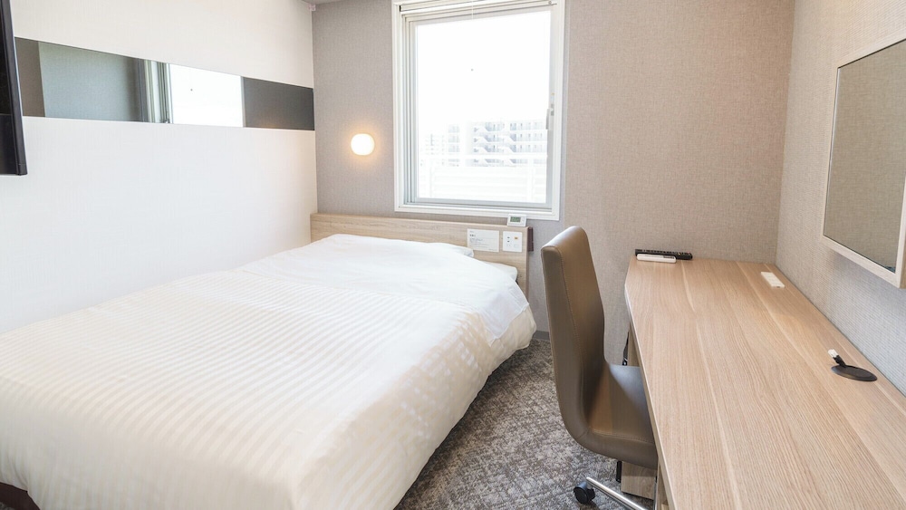 ベーシック ダブルルーム ダブルベッド 1 台 禁煙 客室1 | スーパーホテル湘南、藤沢駅南口