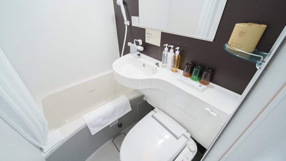 ベーシック ダブルルーム ダブルベッド 1 台 禁煙 バスルーム0 | スーパーホテル湘南、藤沢駅南口