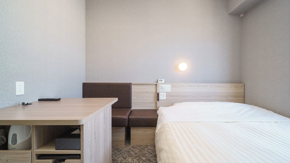 エクストラ ダブルルーム ダブルベッド 1 台 禁煙 | スーパーホテル湘南、藤沢駅南口