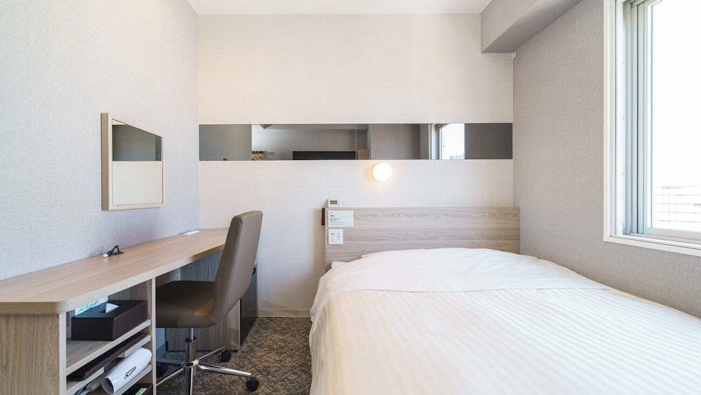 ベーシック ダブルルーム ダブルベッド 1 台 禁煙 客室2 | スーパーホテル湘南、藤沢駅南口