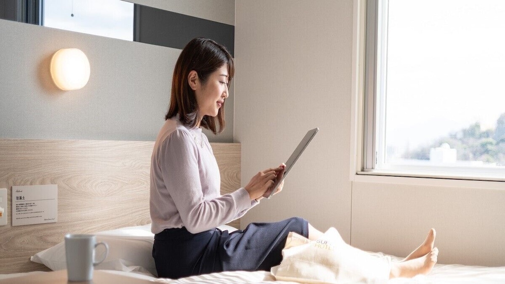 ベーシック ダブルルーム ダブルベッド 1 台 禁煙 客室3 | スーパーホテル湘南、藤沢駅南口