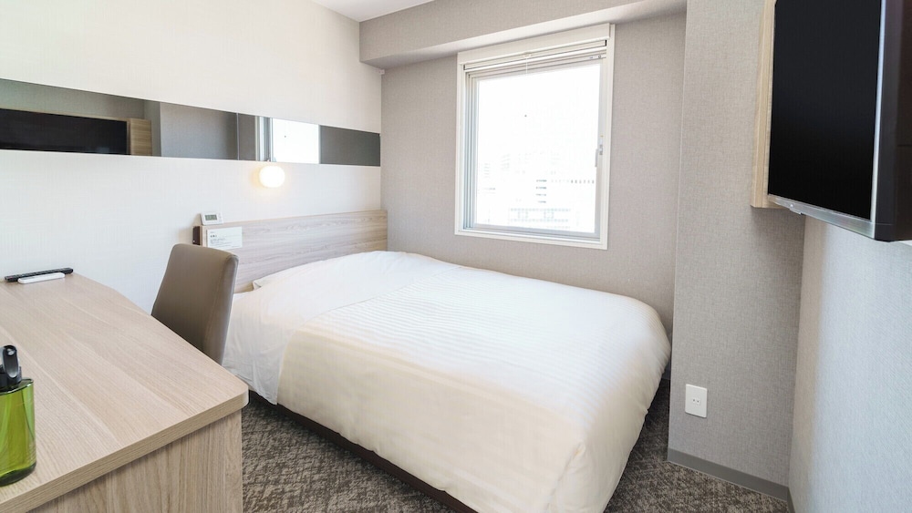 ベーシック ダブルルーム ダブルベッド 1 台 禁煙 | スーパーホテル湘南、藤沢駅南口