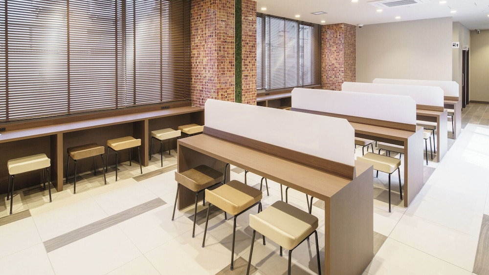 ロビーラウンジ1 | スーパーホテル湘南、藤沢駅南口