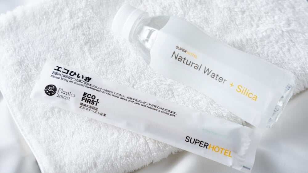 ベーシック ダブルルーム ダブルベッド 1 台 禁煙 客室の設備とサービス4 | スーパーホテル湘南、藤沢駅南口