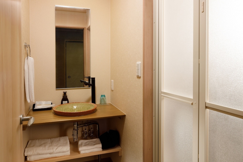 ベーシック 4 人部屋 客室1 | Connect inn 祇園四条