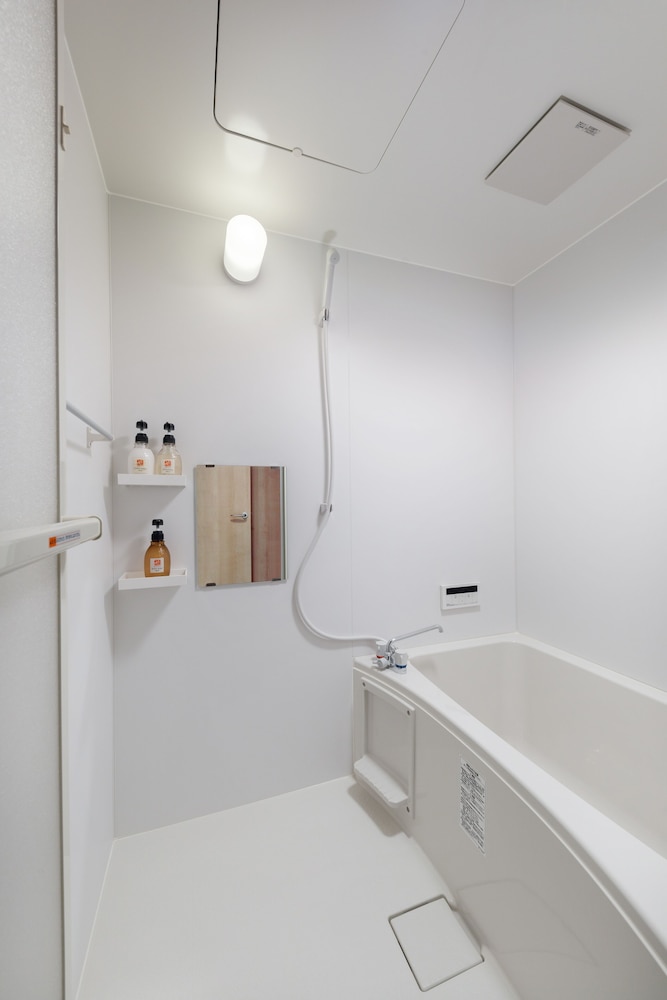 ベーシック 4 人部屋 バスルーム0 | Connect inn 祇園四条